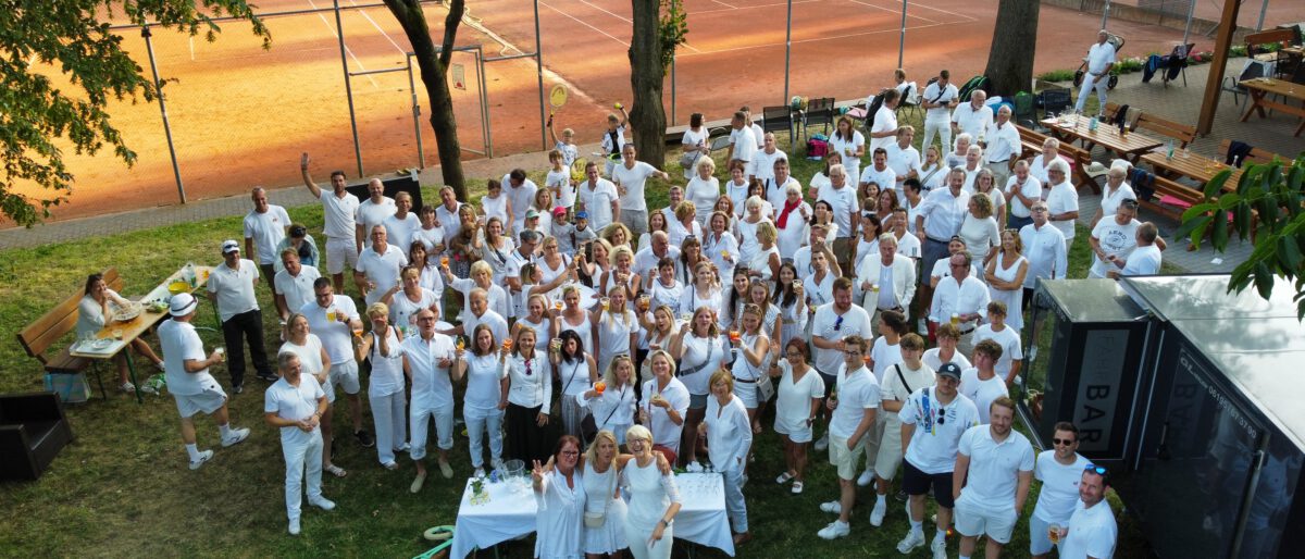 Permalink zu:„Just White“ im Tennisclub Liederbach e.V. – der Verein feiert den erfolgreichen Abschluss der Medenspielsaison 2023